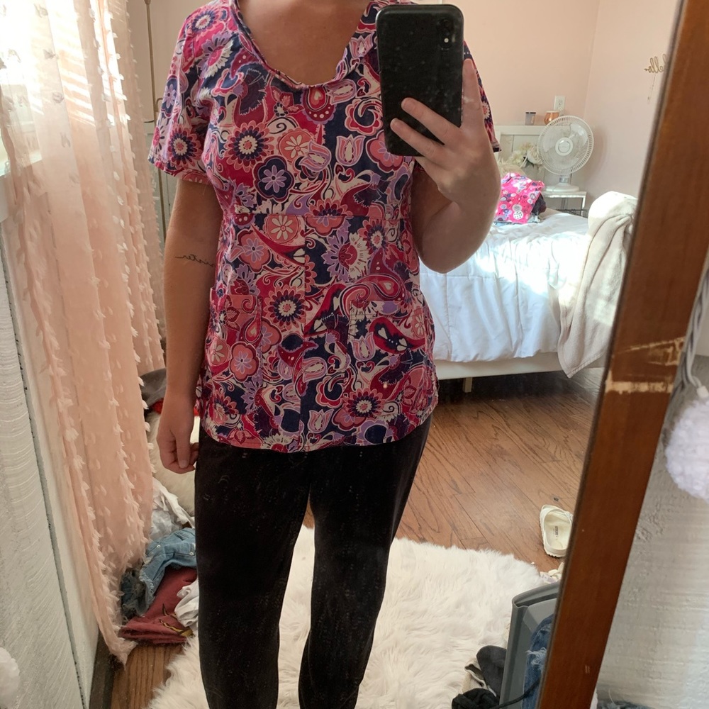 Barco scrub top